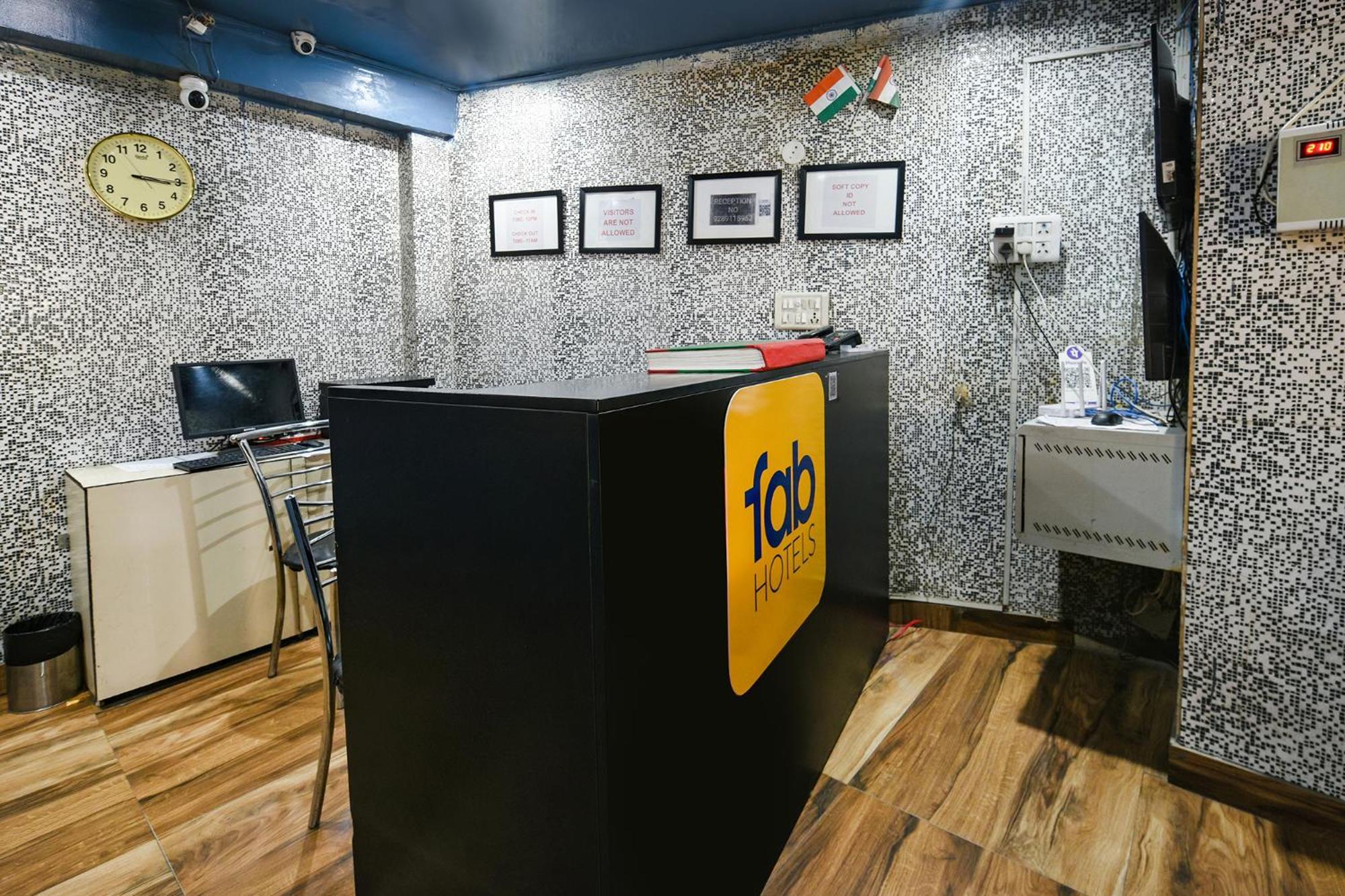Fabhotel Model Town New Delhi Ngoại thất bức ảnh